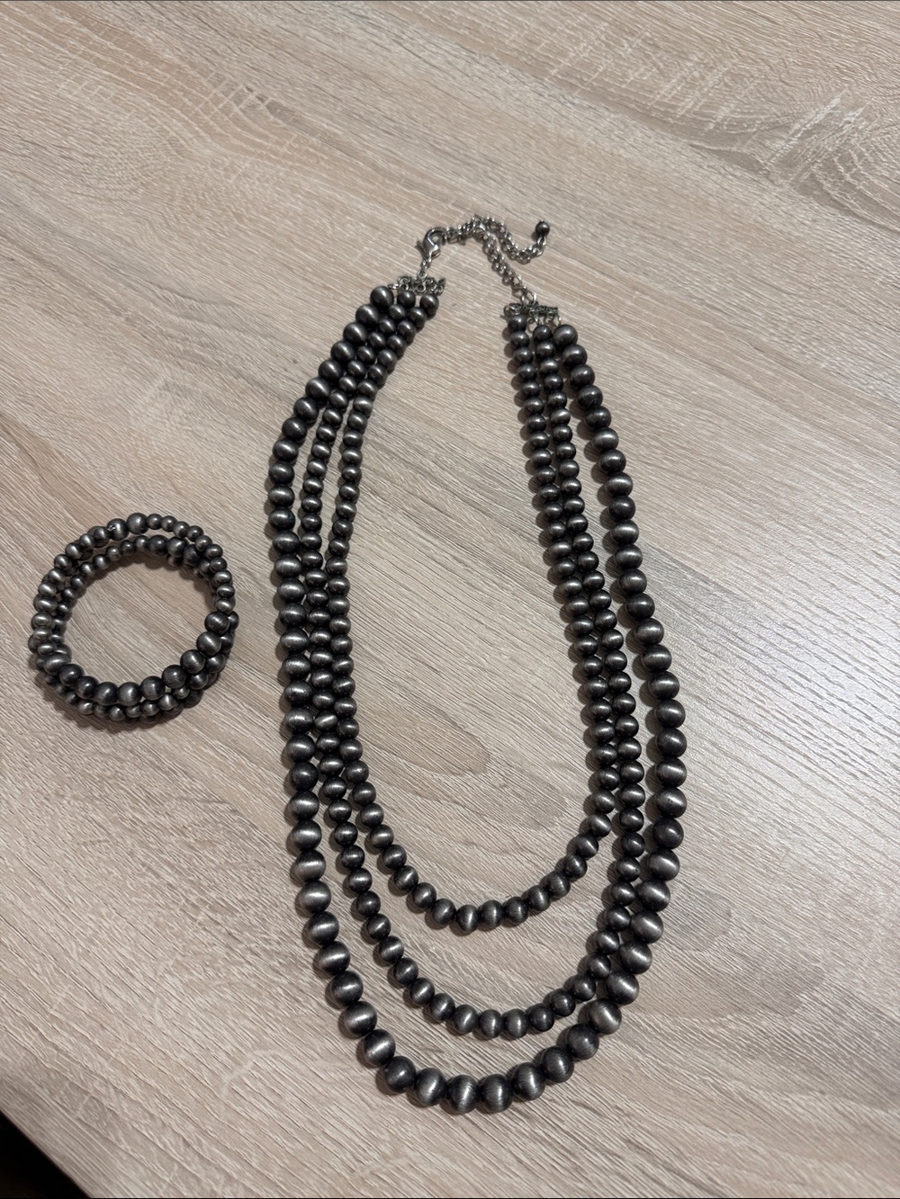 Three-Strand Faux Navajo Pearl Necklace and Bracelet Set - Women Jewelry